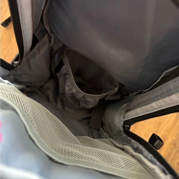 Oxygen Tank Backpack - Picture 3 of 9